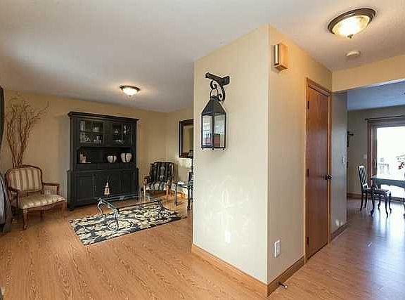 2nd image of 165 SE Glendale Dr