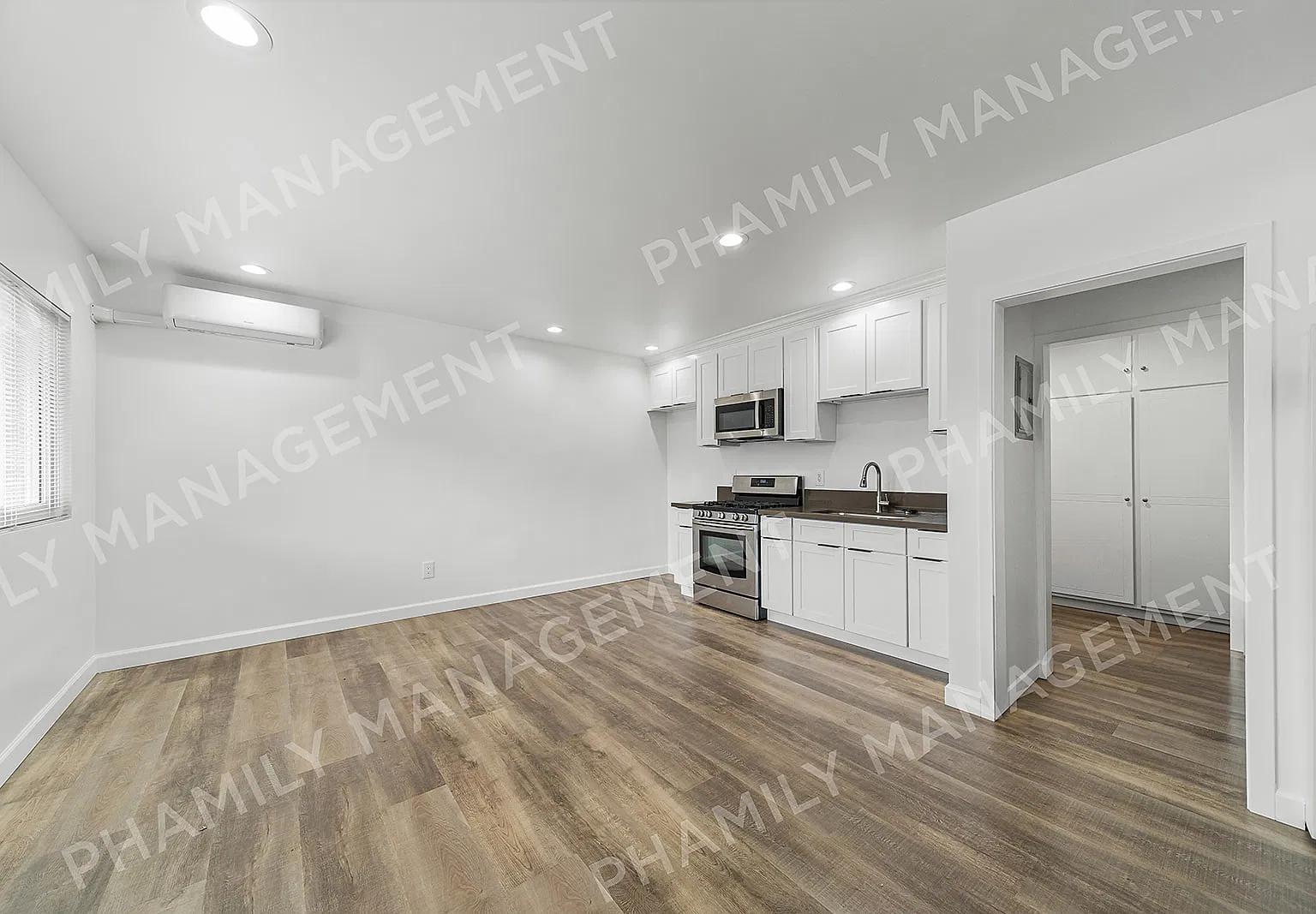 1140 College View Dr — Photo 1
