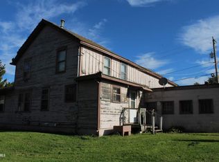 102 N Locust Ave, Forreston, IL 61030