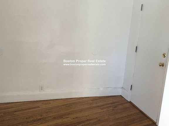 151 Park Dr. #16 Boston - Fenway Unit Photo 3 (2)