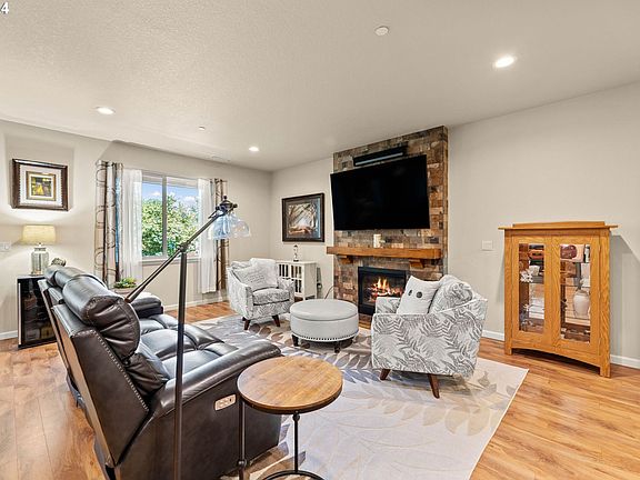 2nd image of 7316 NE 30th Ct