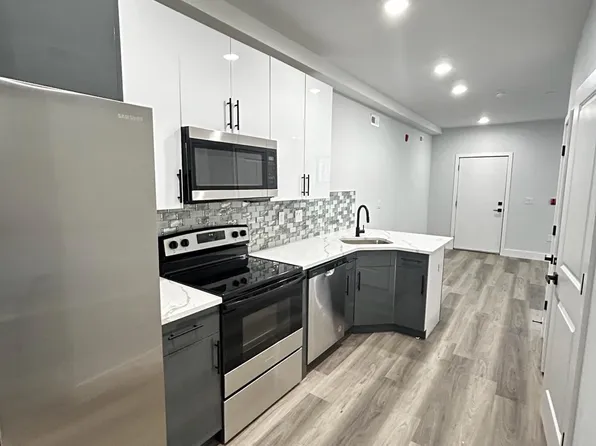 1027 W Dauphin St, Philadelphia, PA