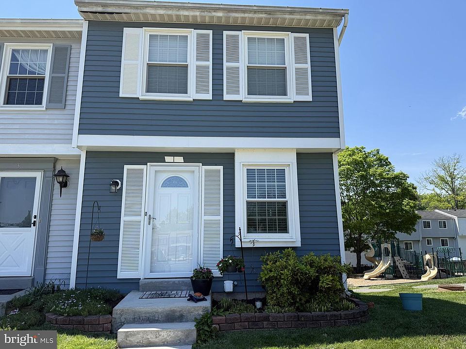 1st image of 1 Farmcrest Ct
