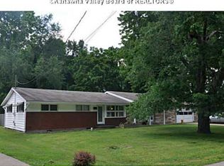 122 Center St, Madison, WV 25130