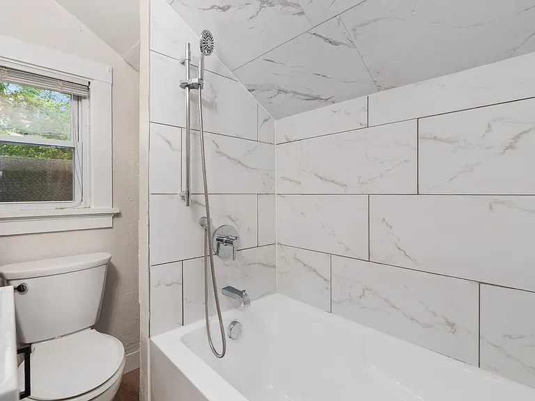21 Farwell St #2 — Photo 17