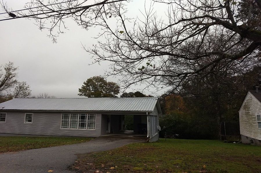 2nd image of 403 Oakdale St