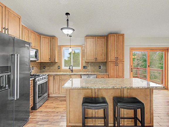 3rd image of 19367 Karen Ln