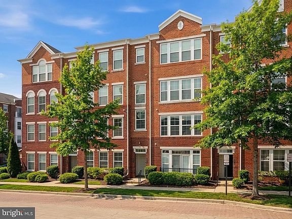 2nd image of 2951 Finsbury Pl #97
