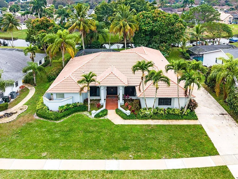 13710 Callington Dr — Photo 4