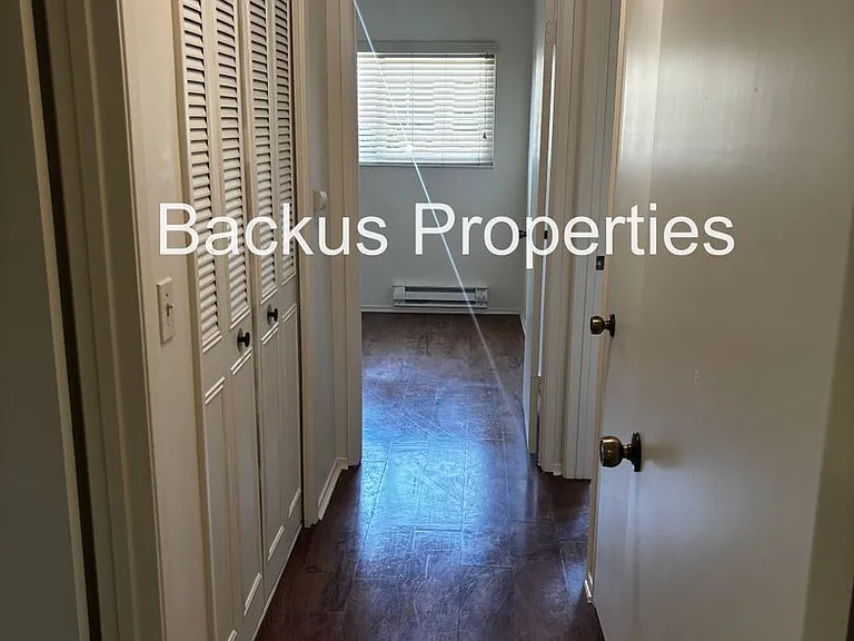 Iverson St 940 — Photo 7