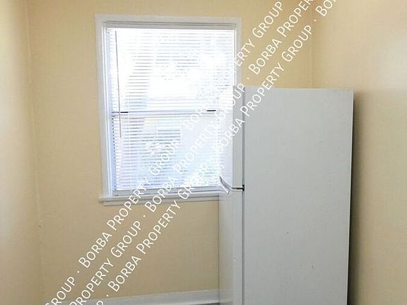 5th image of 1947 Locust Ave APT 3