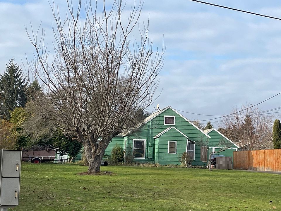2nd image of 3915 Brooks Ave NE
