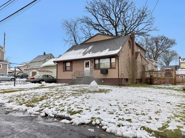 15 1st St, Dumont, NJ 07628