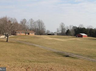 64 Castle Mountain Rd, Castleton, VA 22716