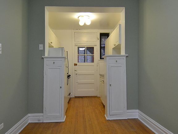 2nd image of 1433 W Carmen Ave APT 1D