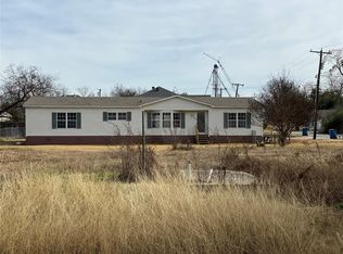 209 4th St, Valley view, TX 76272