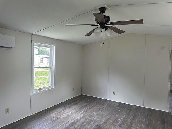 2nd image of 251 Pebble Rock Cir