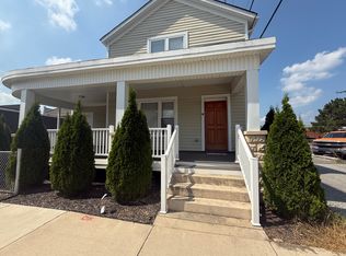 512 E 4th St, Hobart, IN 46342