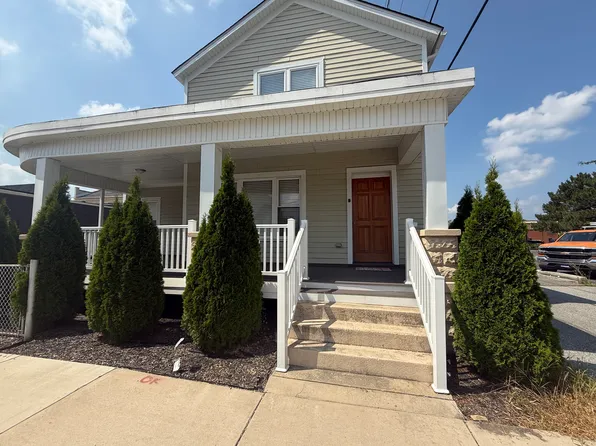 512 E 4th St, Hobart, IN 46342