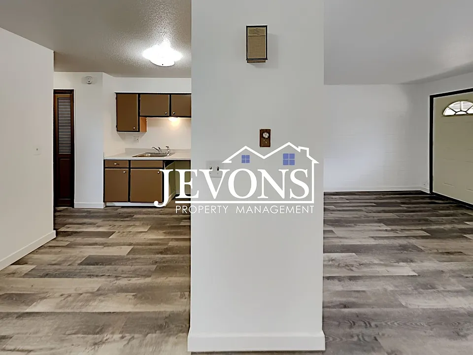 16 N 6th St Yakima, WA 98901