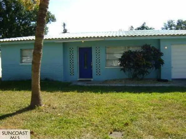 2896 Webley Dr, Largo, FL 33771