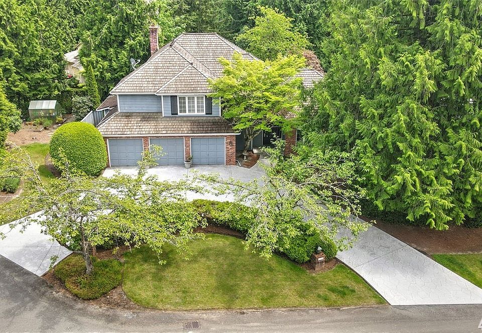 1st image of 12924 205th Ct SE
