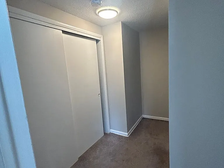 Coventry Court Townhomes — Photo 113