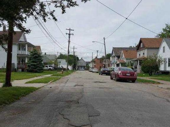 3rd image of 7215 Dearborn Ave