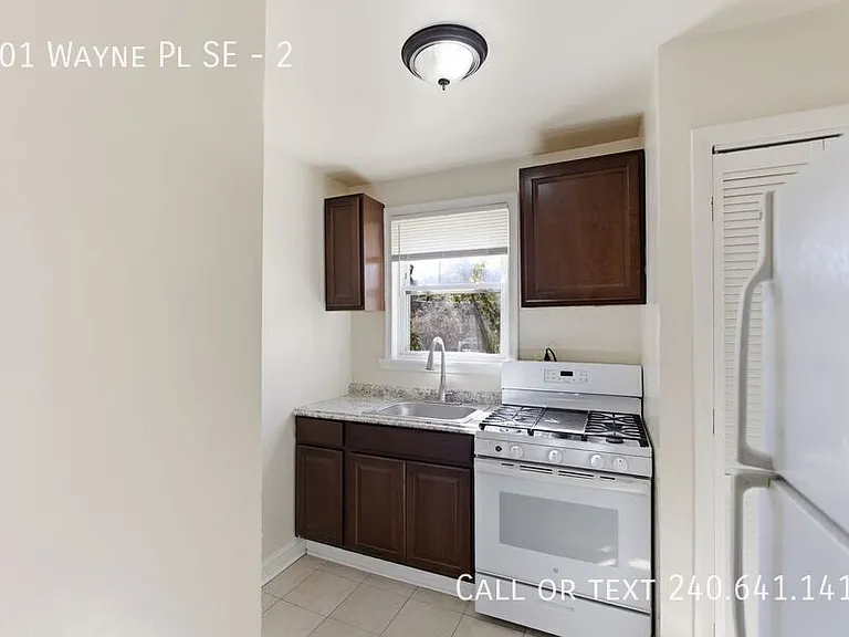 101 Wayne Pl SE #2 — Photo 4