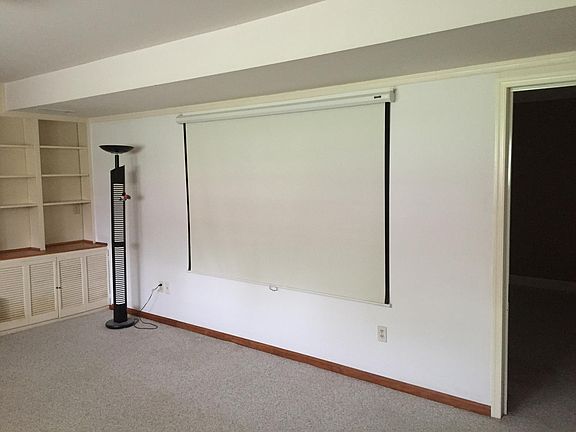 2nd image of 7116 Warbler Ln