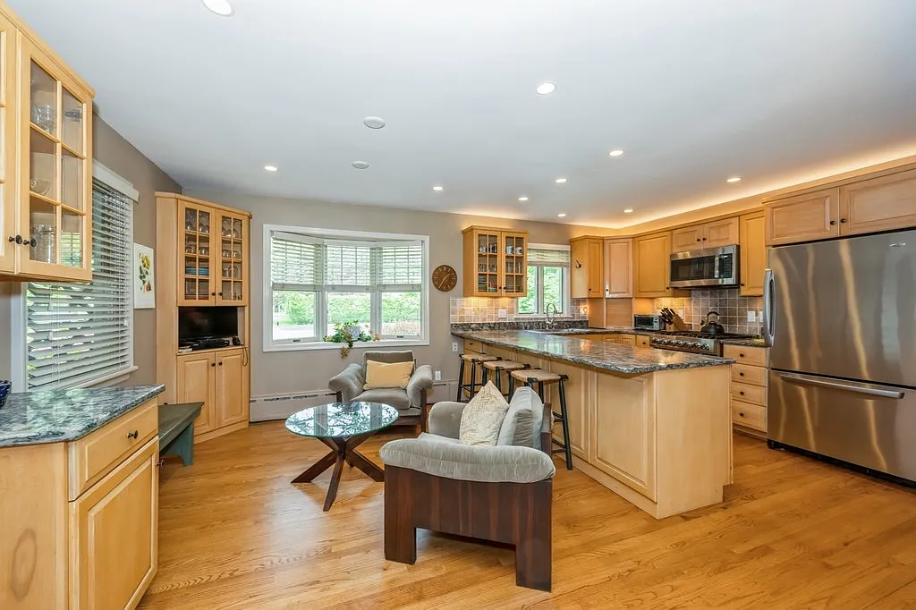 Amagansett South of Highway in the Lanes — Photo 3