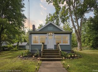 7840 Forest Beach Rd, Watervliet, MI 49098