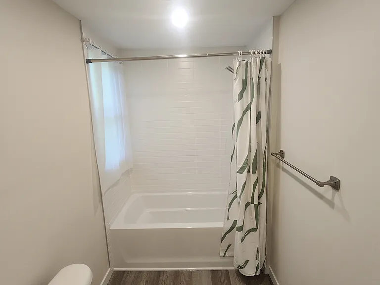 118 S Elm St — Photo 8