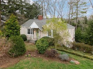 93 School Rd, Asheville, NC 28806