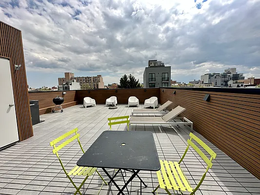 Rented by EXR | media 16