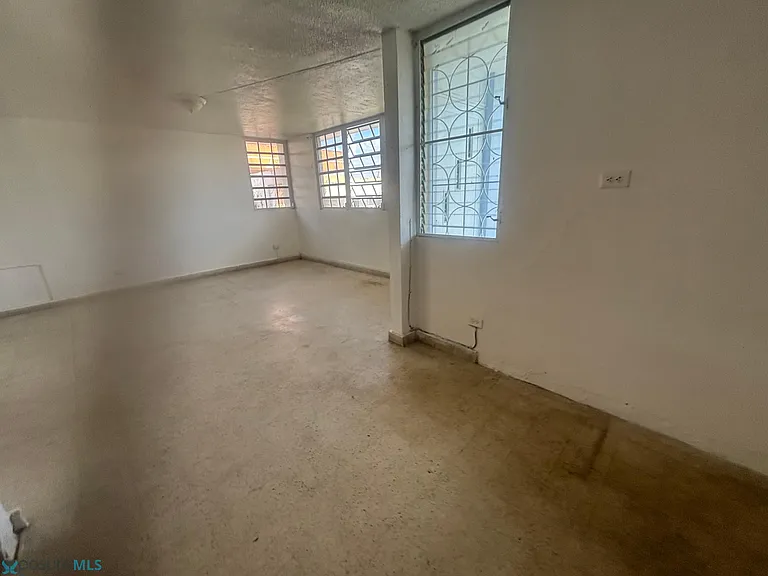 2 Calle 8 #G — Photo 18