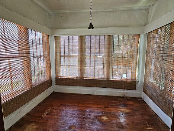 5th image of 139 Puritan St