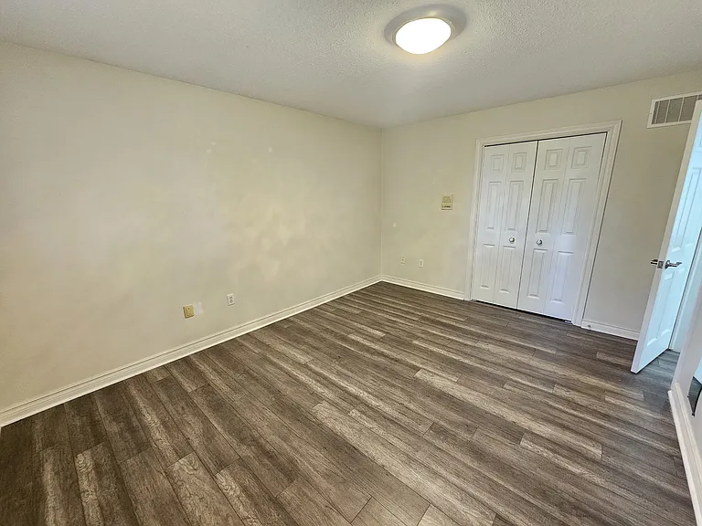 49 Decew Woods Ct #1 — Photo 15