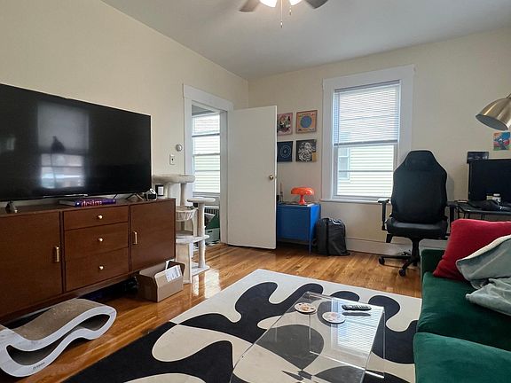 4th image of 138 Hampshire St #2