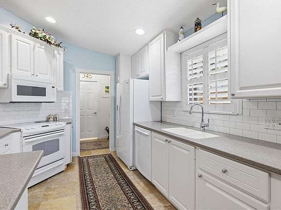 3rd image of 4944 Corsica Sq