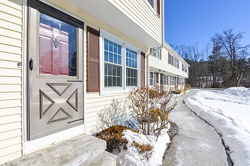 794 Court St #D Photo 1