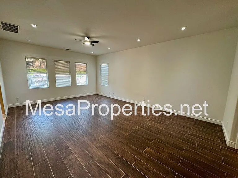 28610 Strauss Ln — Photo 31
