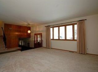 269 Lancaster Dr, Crystal Lake, IL 60014