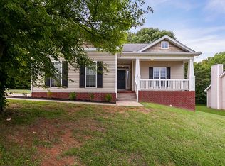 1552 Laurel Ledge Dr, La Vergne, TN 37086