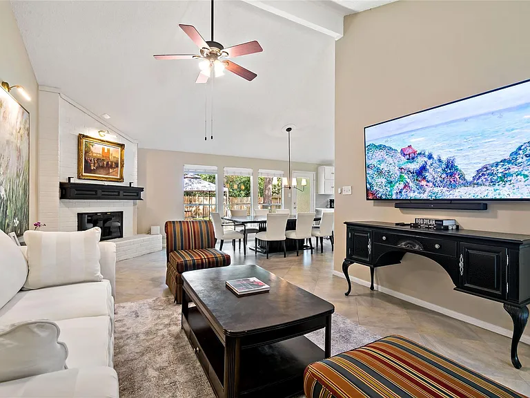 9 Brentwood Oaks Ct — Photo 3