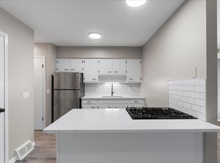233 S Batavia Ave #461, Batavia, IL