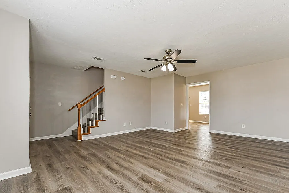 3 bed, 2.5 bath, 1316 sqft, $1,980 — Photo 4