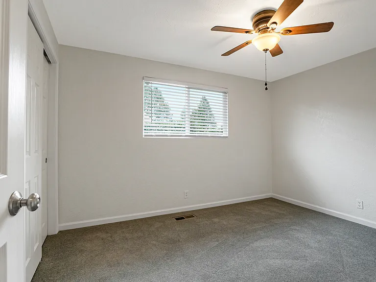 2560 Nautilus Ave NW — Photo 19