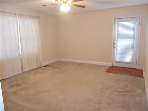 4th image of 296 Woodland Ln
