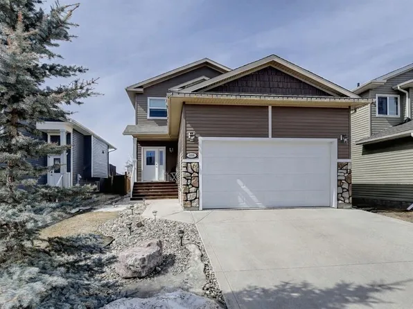 8806 E Willow Dr, Grande Prairie, AB T8X 0G8